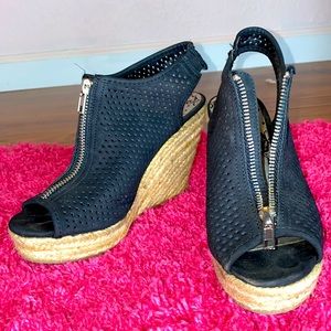 Brash Wedges with Zipper - Black size 6.5